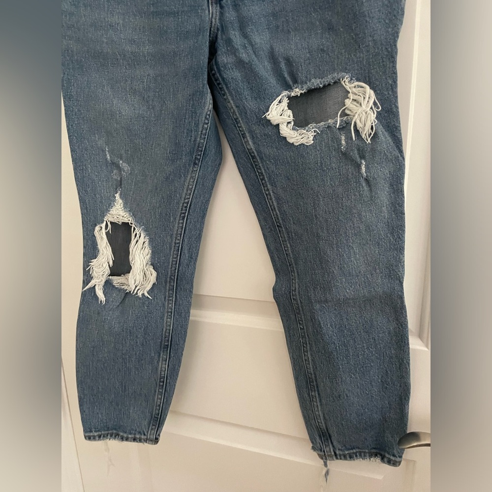 A&F High Rise Mom Jean - Picture 2 of 10